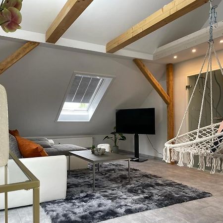 Wen Koenigsberger,Ruhige Dg-Wohnung In Weiden,2 Schlafzimmer,Parkplatz, Zentral! Weiden in der Oberpfalz Bagian luar foto