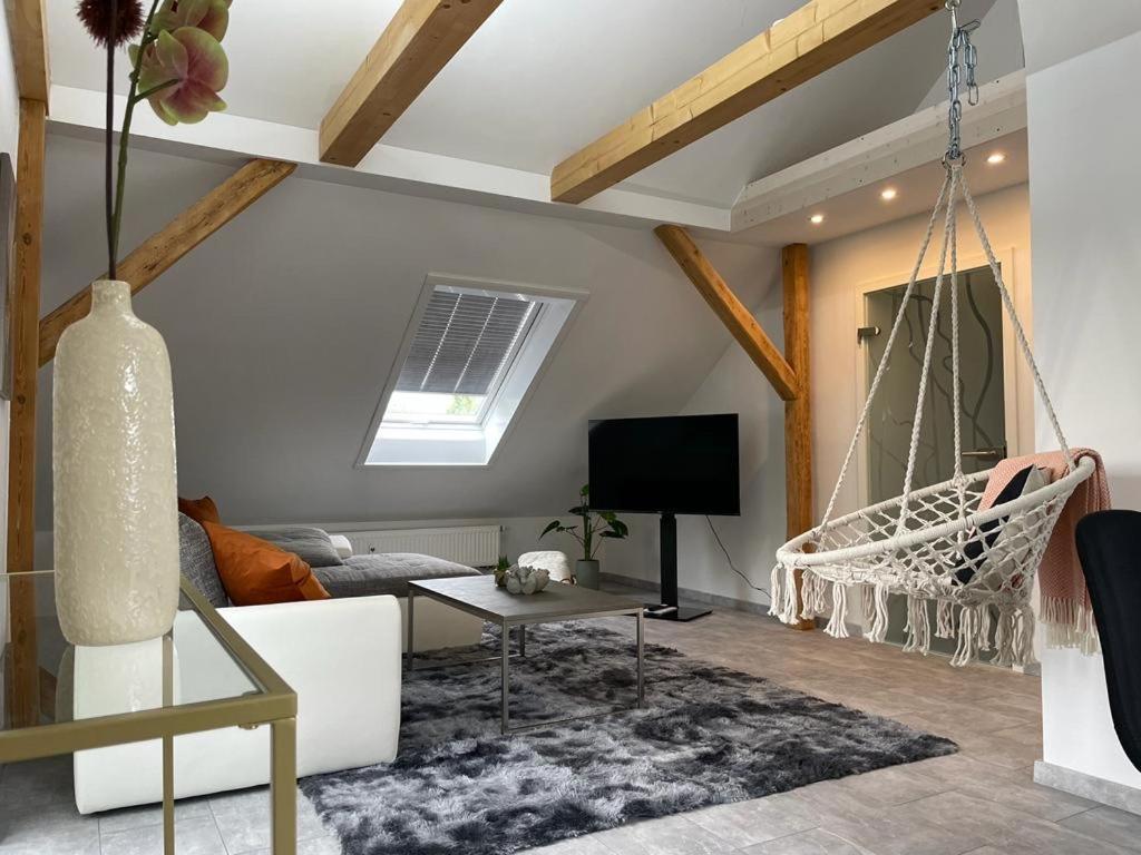 Wen Koenigsberger,Ruhige Dg-Wohnung In Weiden,2 Schlafzimmer,Parkplatz, Zentral! Weiden in der Oberpfalz Bagian luar foto